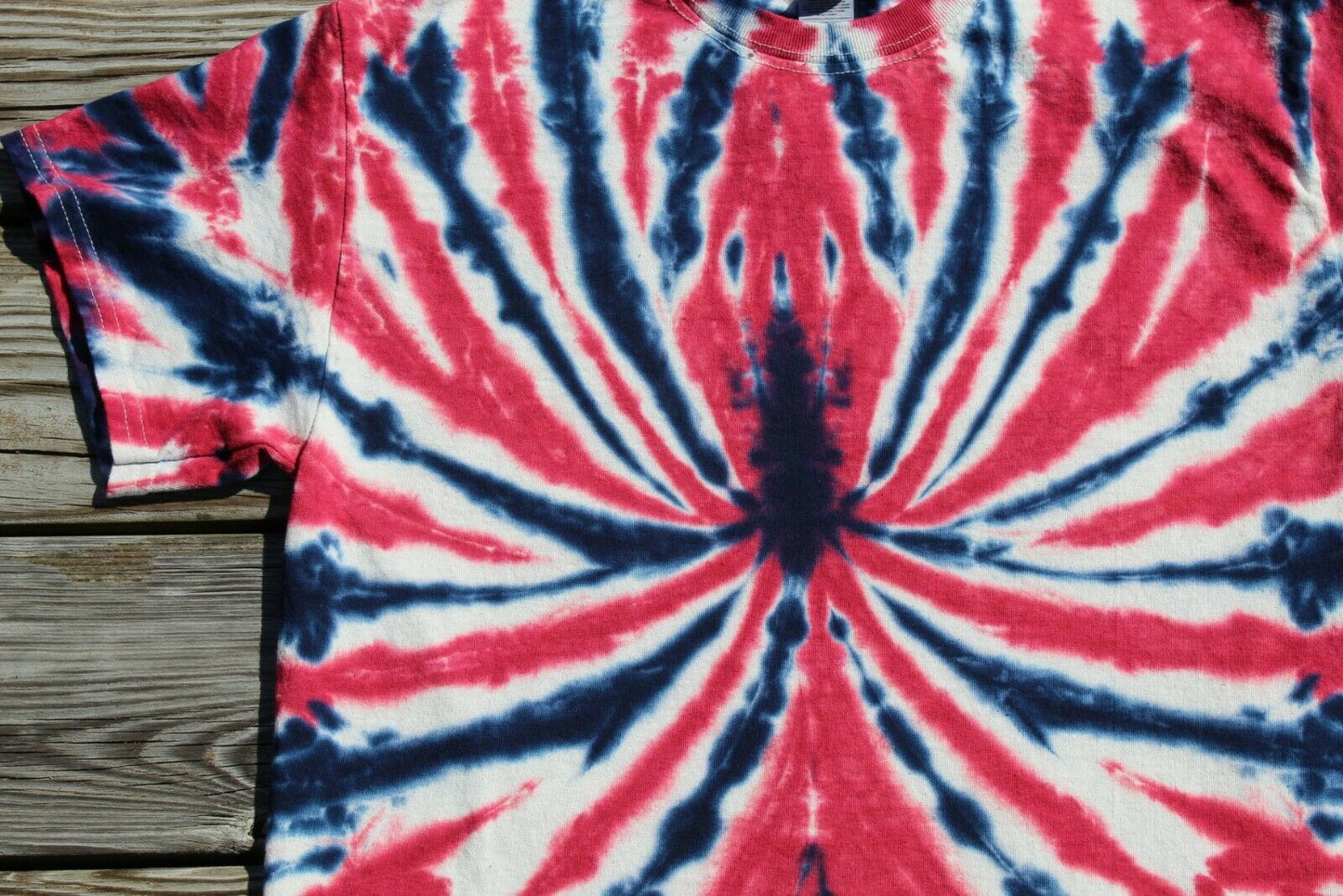 Spider Tie Dye T-Shirt MEDIUM Red, White & Blue Chaos