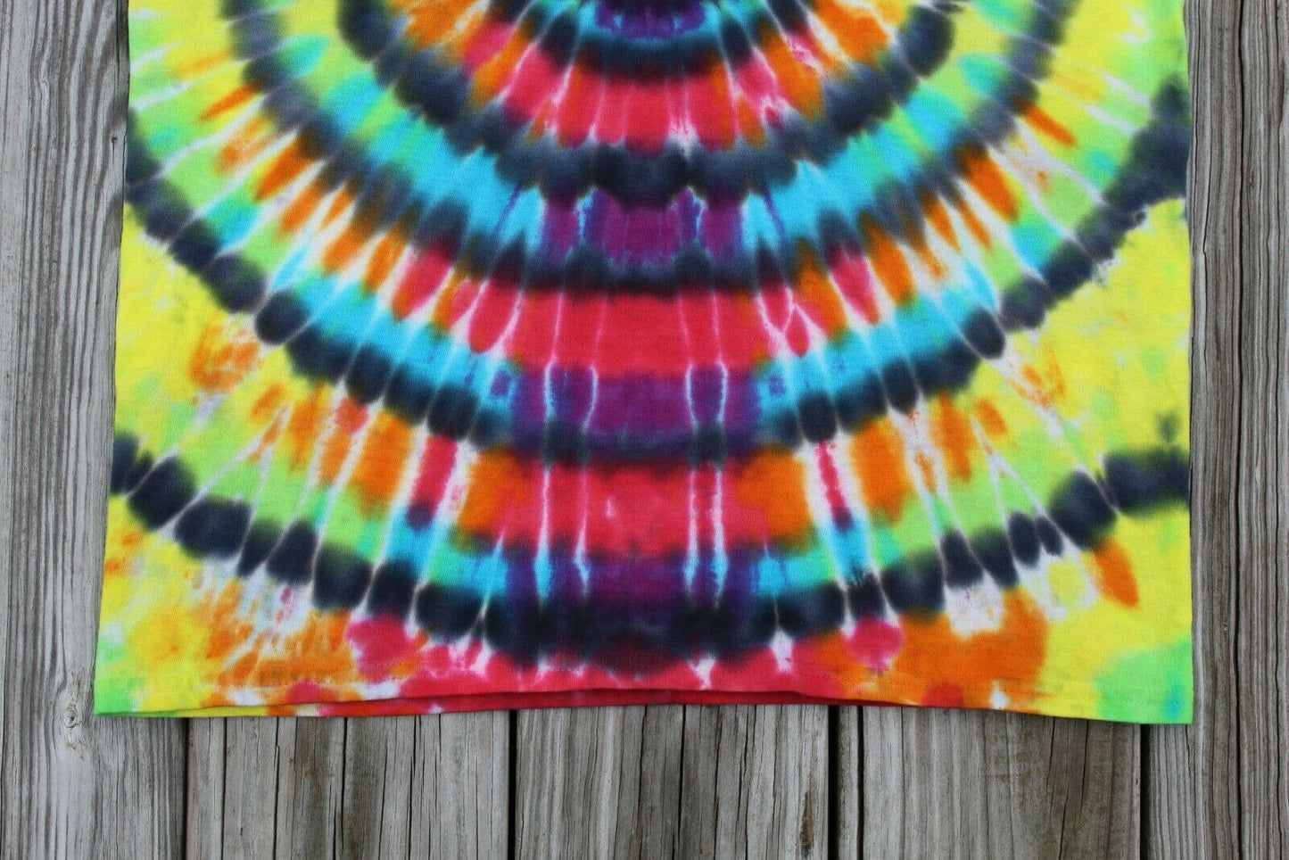 Hologram Tie Dye T-Shirt KIDS XL Rainbow Concentric Circles