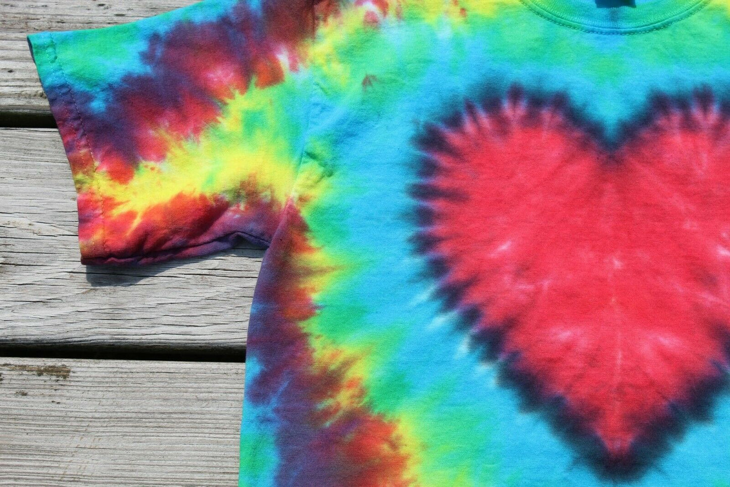 HEARTS Tie Dye T-Shirt Adult SMALL Rainbow